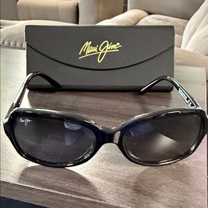 Maui Jim Cloud Break Mj 700-02 Polarized Cat Eye Sunglasses